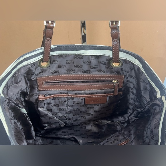 MICHAEL KORS black ivory, zebra stripes shoulder bag - Picture 8 of 13